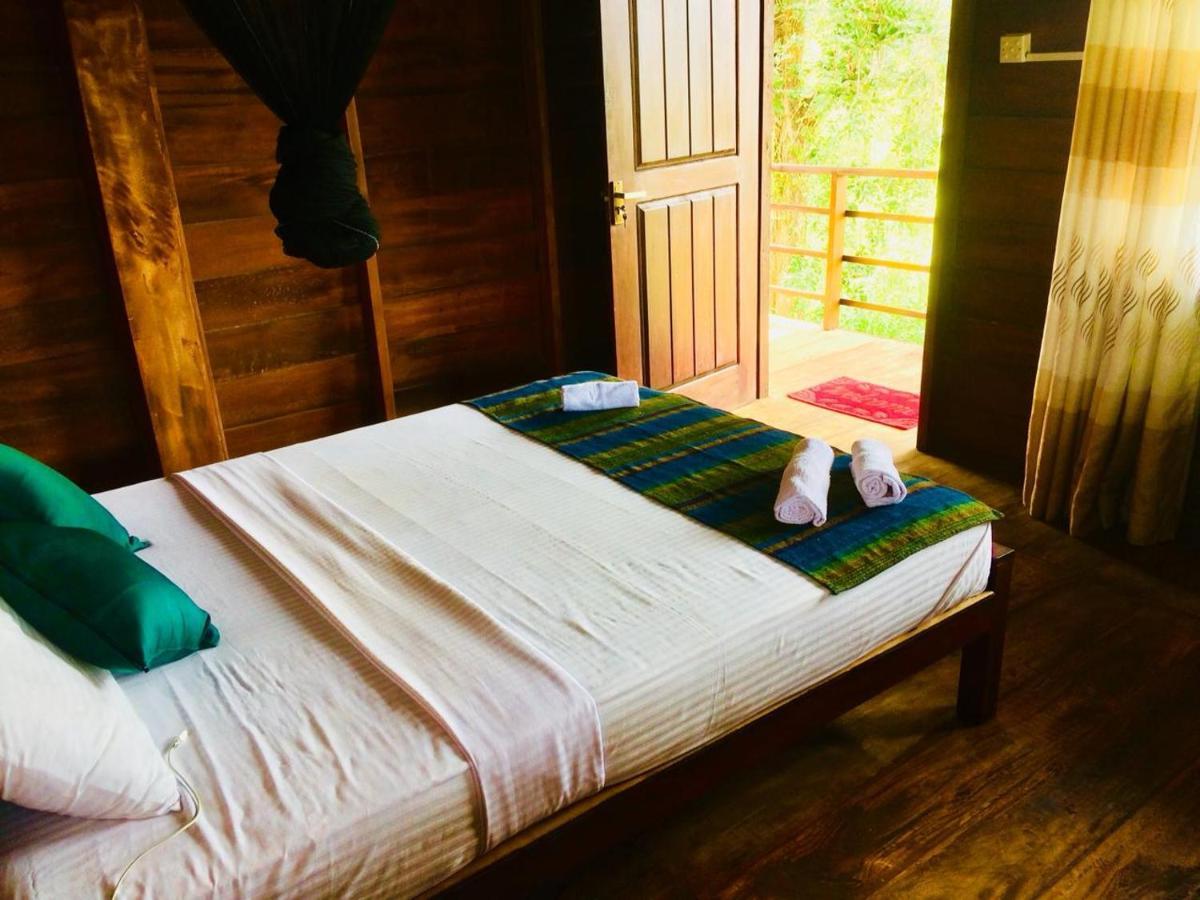 Chena Huts Eco Resort Сигирия Экстерьер фото