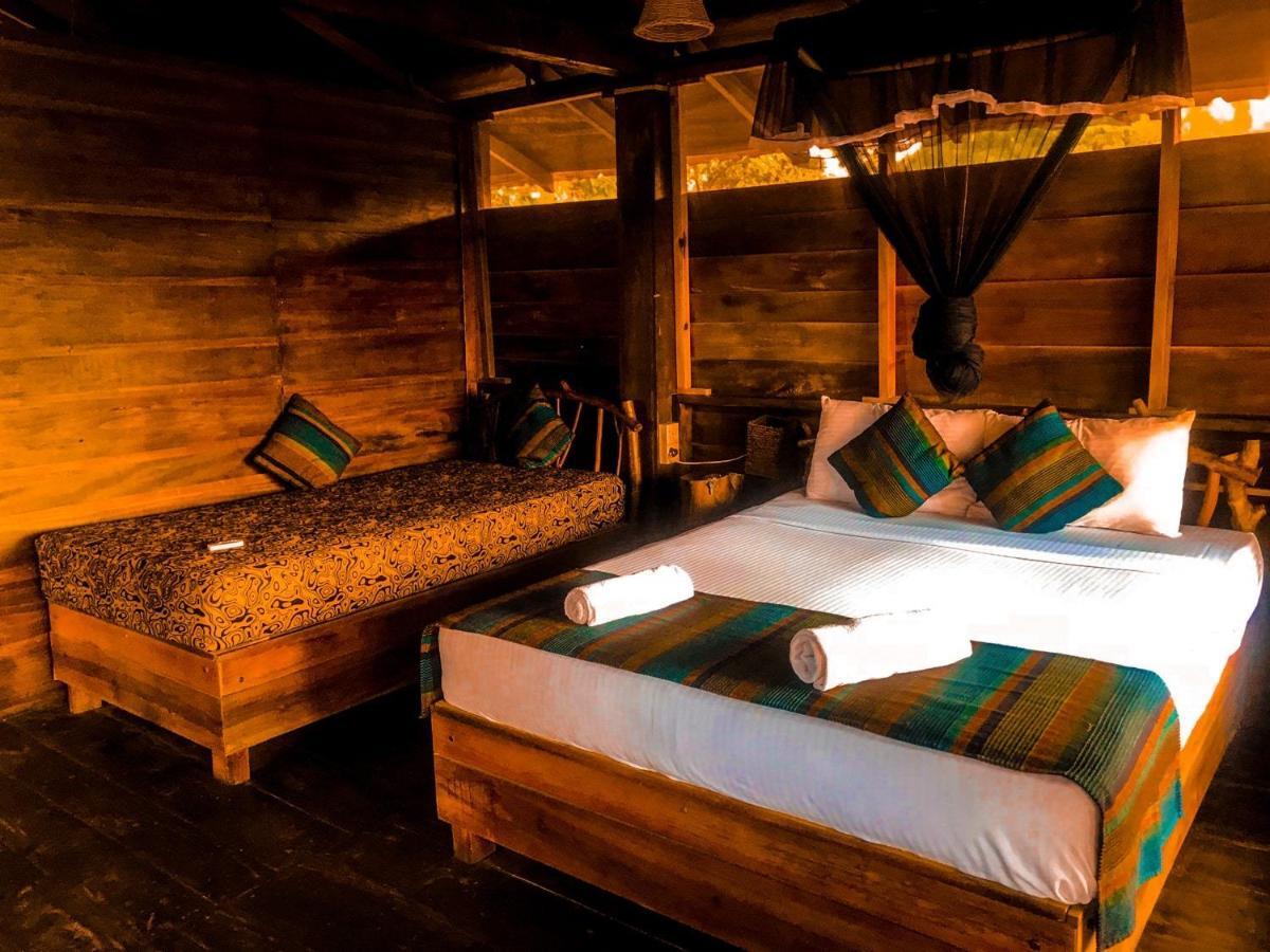 Chena Huts Eco Resort Сигирия Экстерьер фото